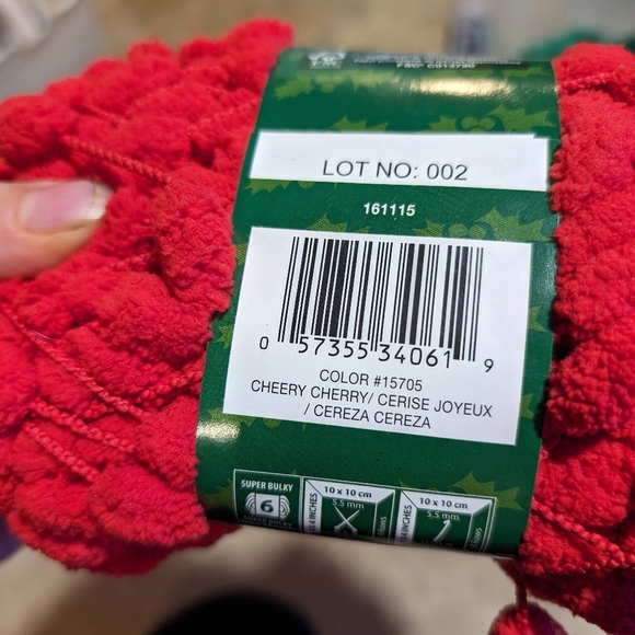 12 balls of pom-pom yarn - Picture 3 of 5